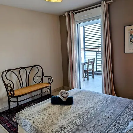 Millesime 5202 : Belle Vue Proche Du Port, Elegant Avec Parking *
